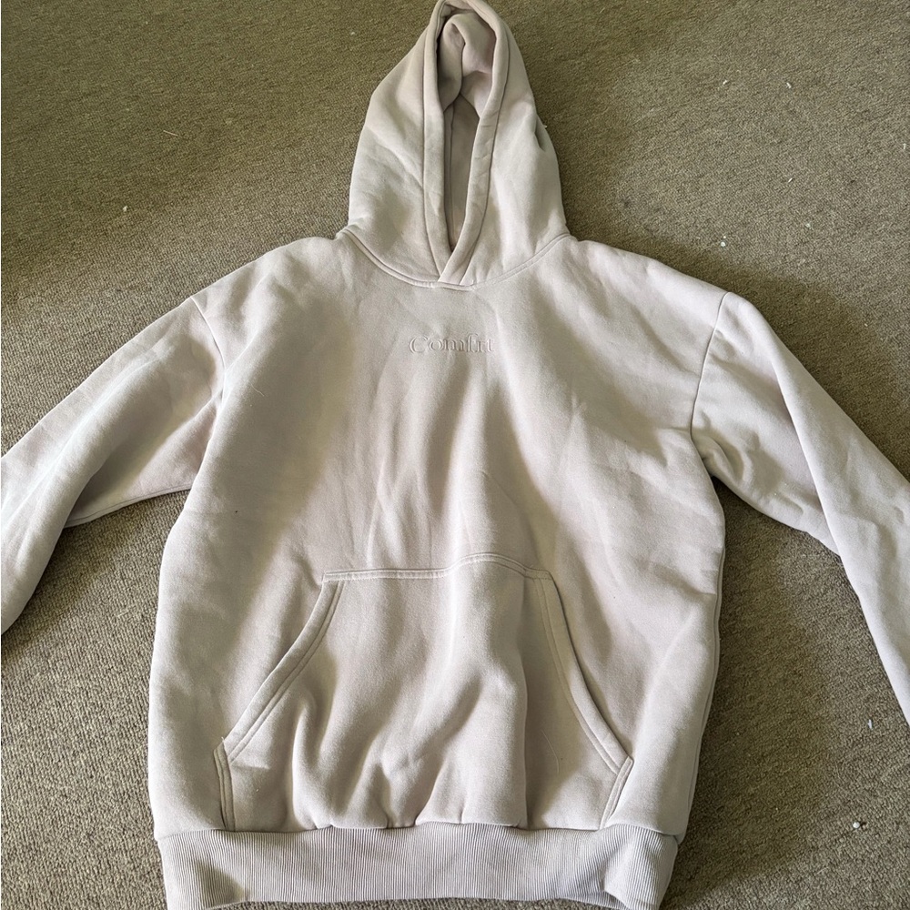 Comfrt Cream Hoodie with Front Pocket